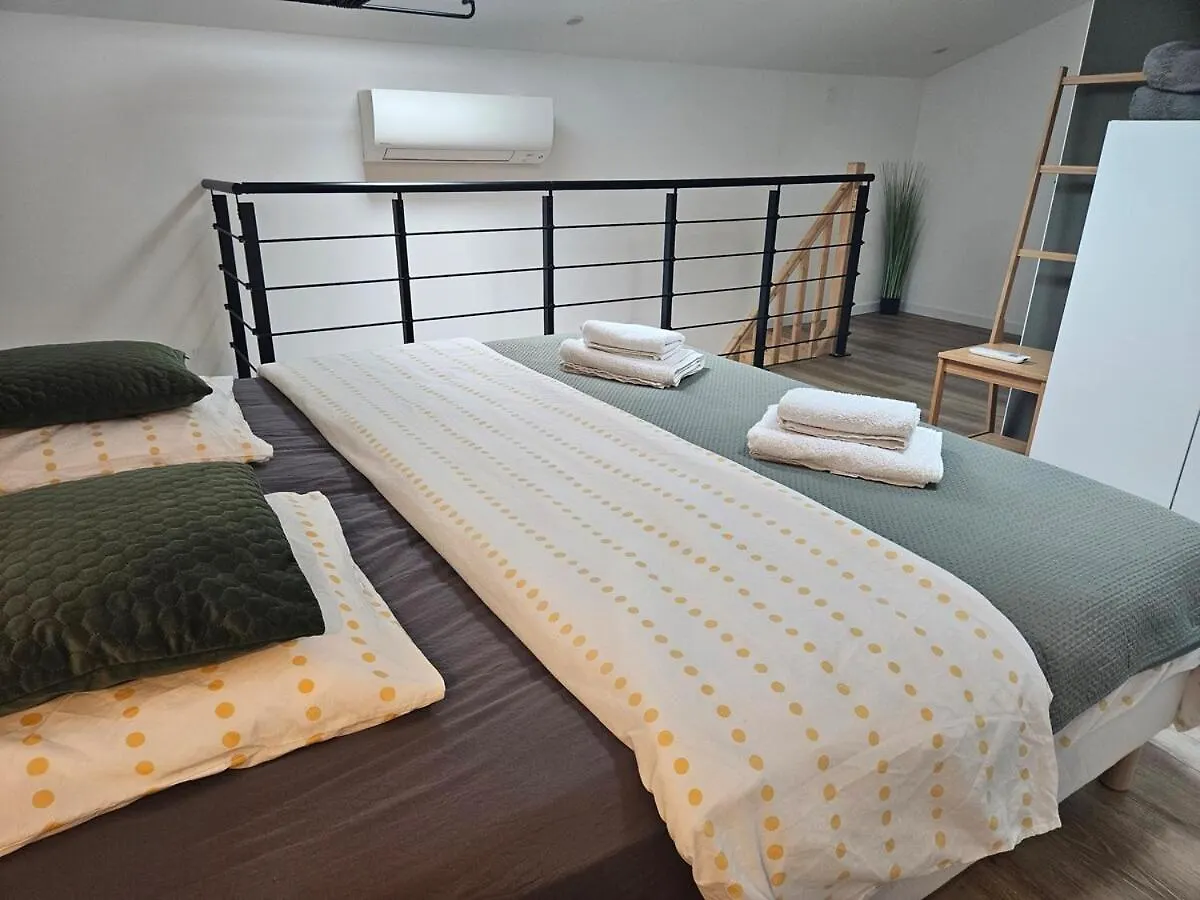Dependance Cosy En Duplex Avec Terrasse & Jardin Apartment Valleiry France