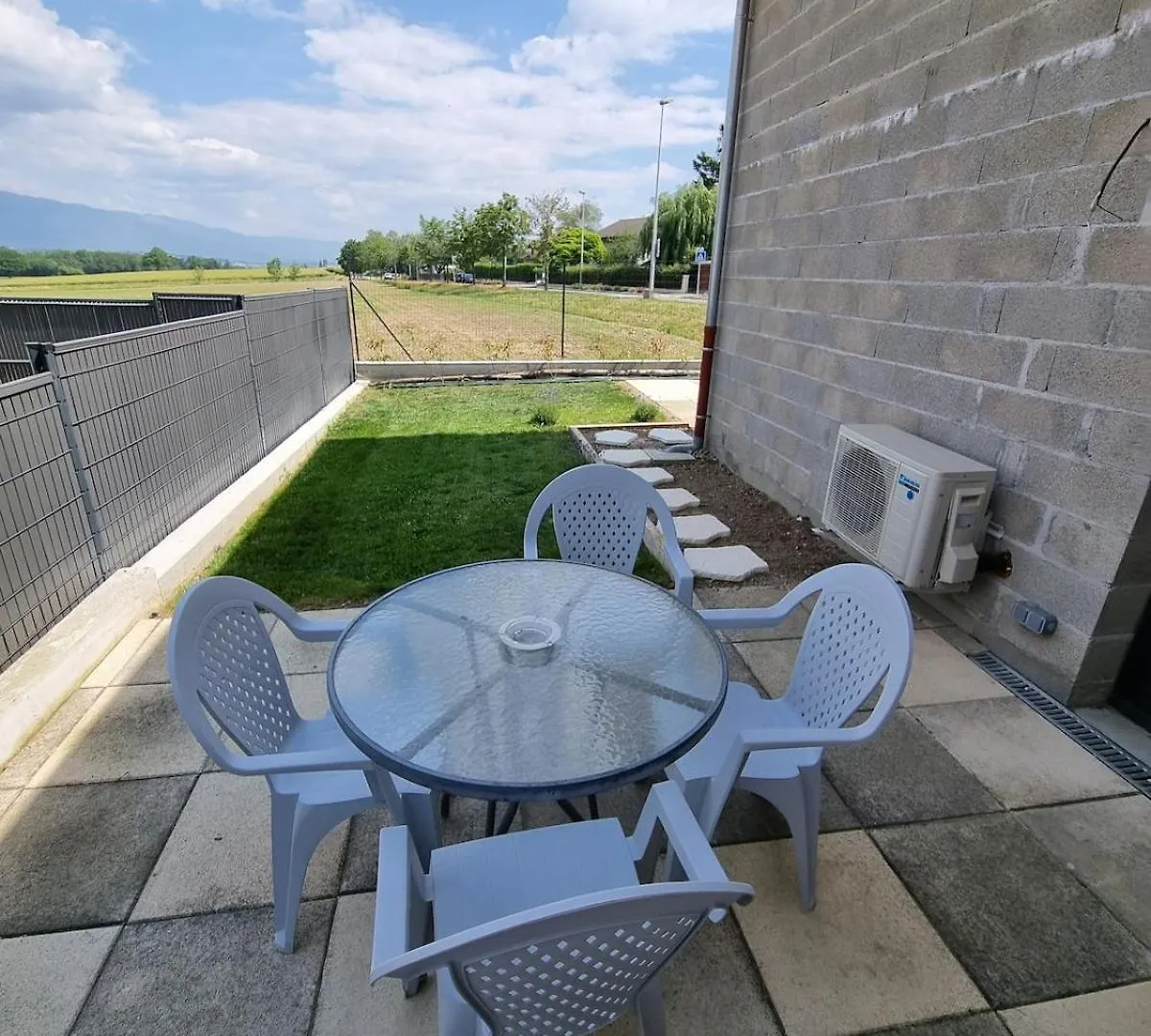 Dependance Cosy En Duplex Avec Terrasse & Jardin Apartment Valleiry 0*,